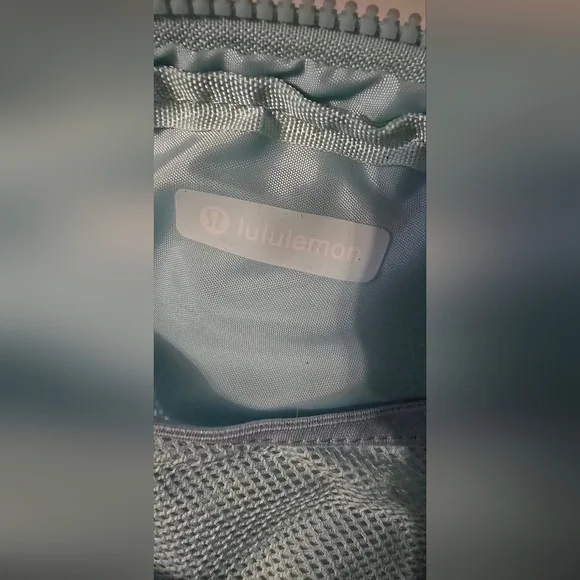 Lululemon Everywhere Belt Bag 1L in  Teal - Picture 5 of 7